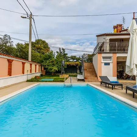 Sascha In Holiday home *