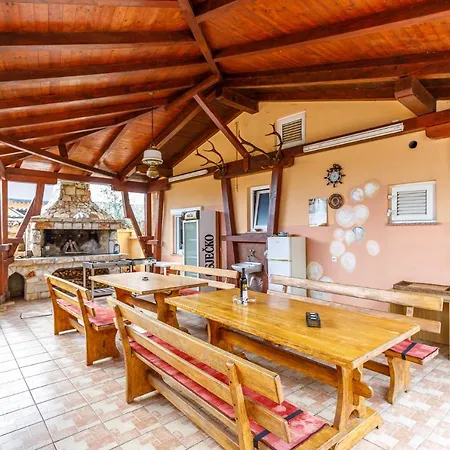 Holiday home Sascha In *