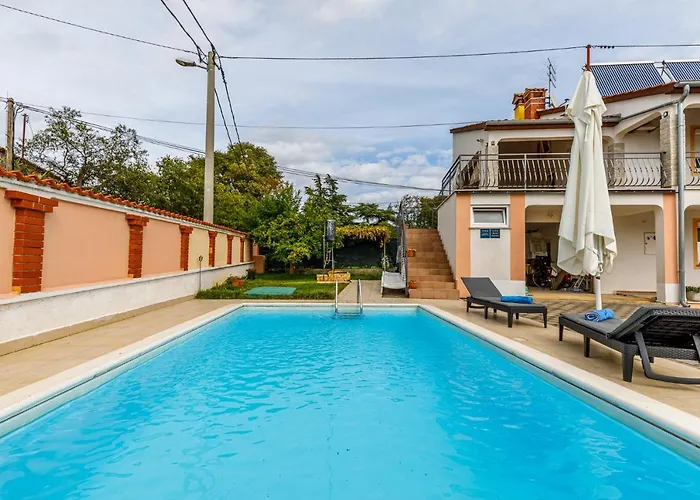 Sascha In Holiday home *