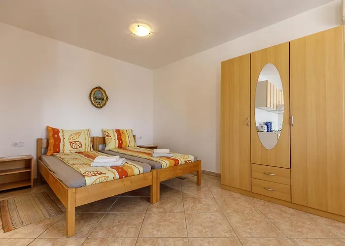 Sascha In Holiday home *